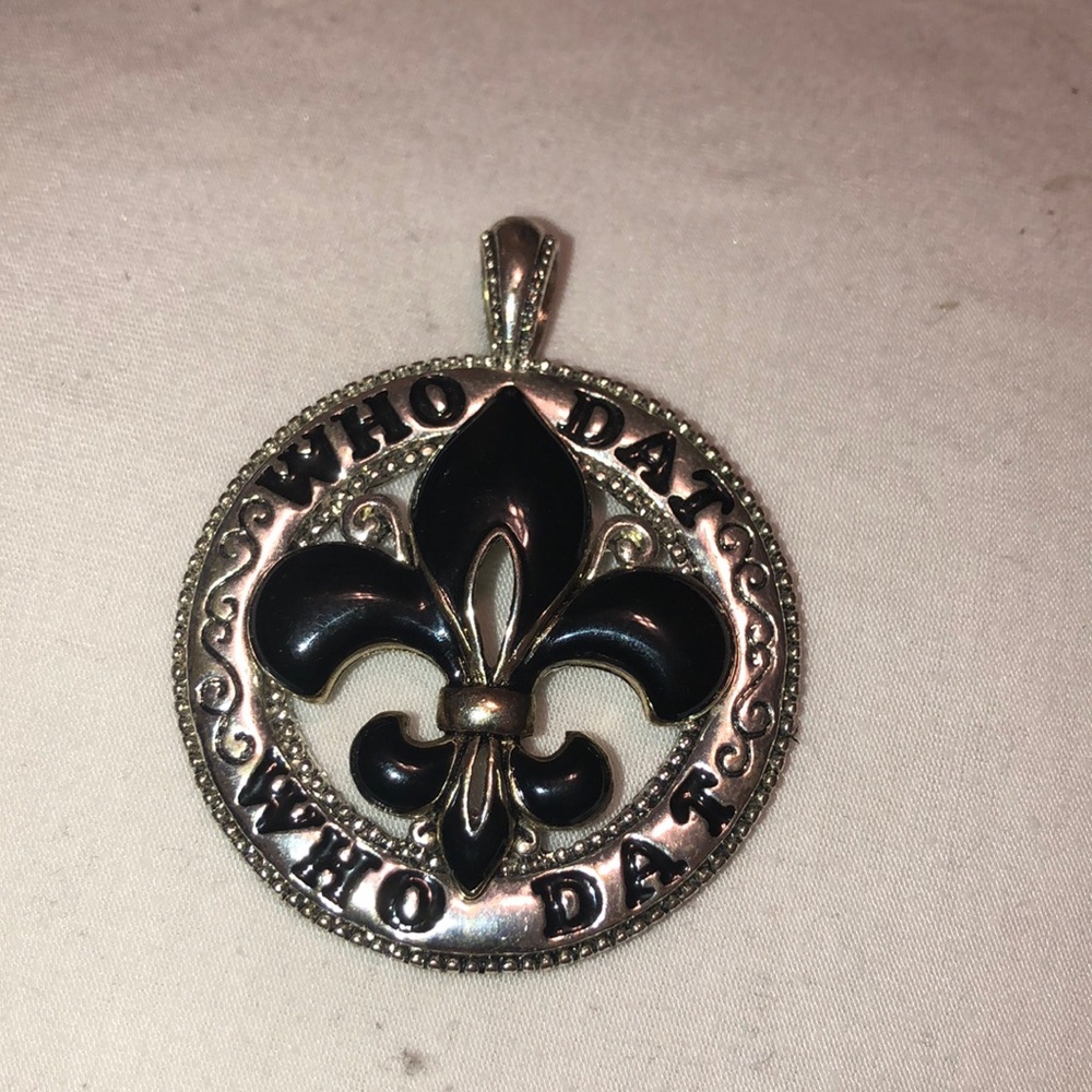 SILVER FLEUR DE LIS PENDANT